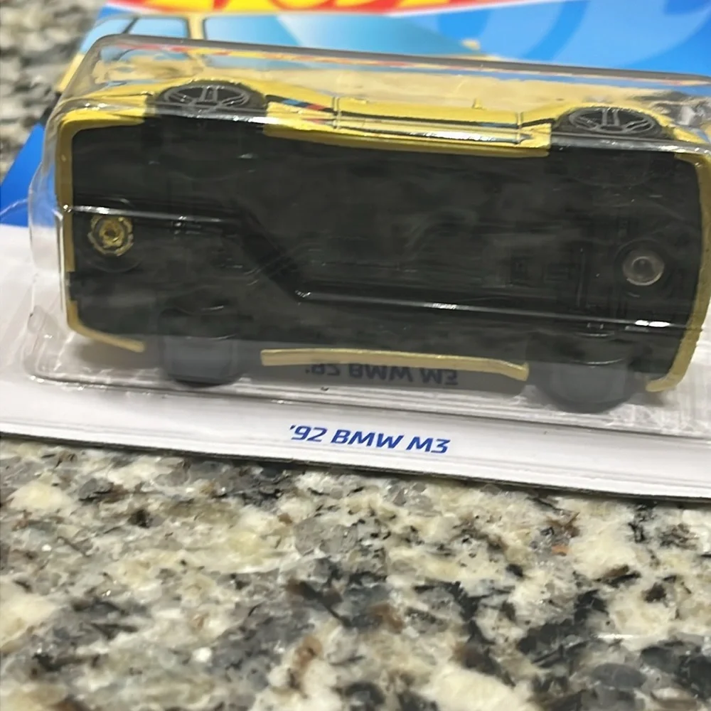 Hot Wheels 92 BMW M3 yellow toy die cast car 1/64 Mattel The 90s
